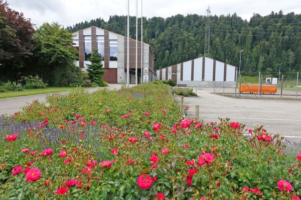 Aula Sekundarschule Zollbrück mit Turnhalle